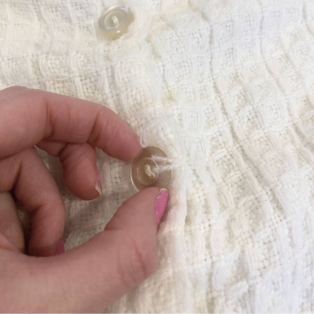 Vintage White Knit Poncho Cape Wedding Fringe Boho Bohemian Hippie Button Up - Picture 7 of 12